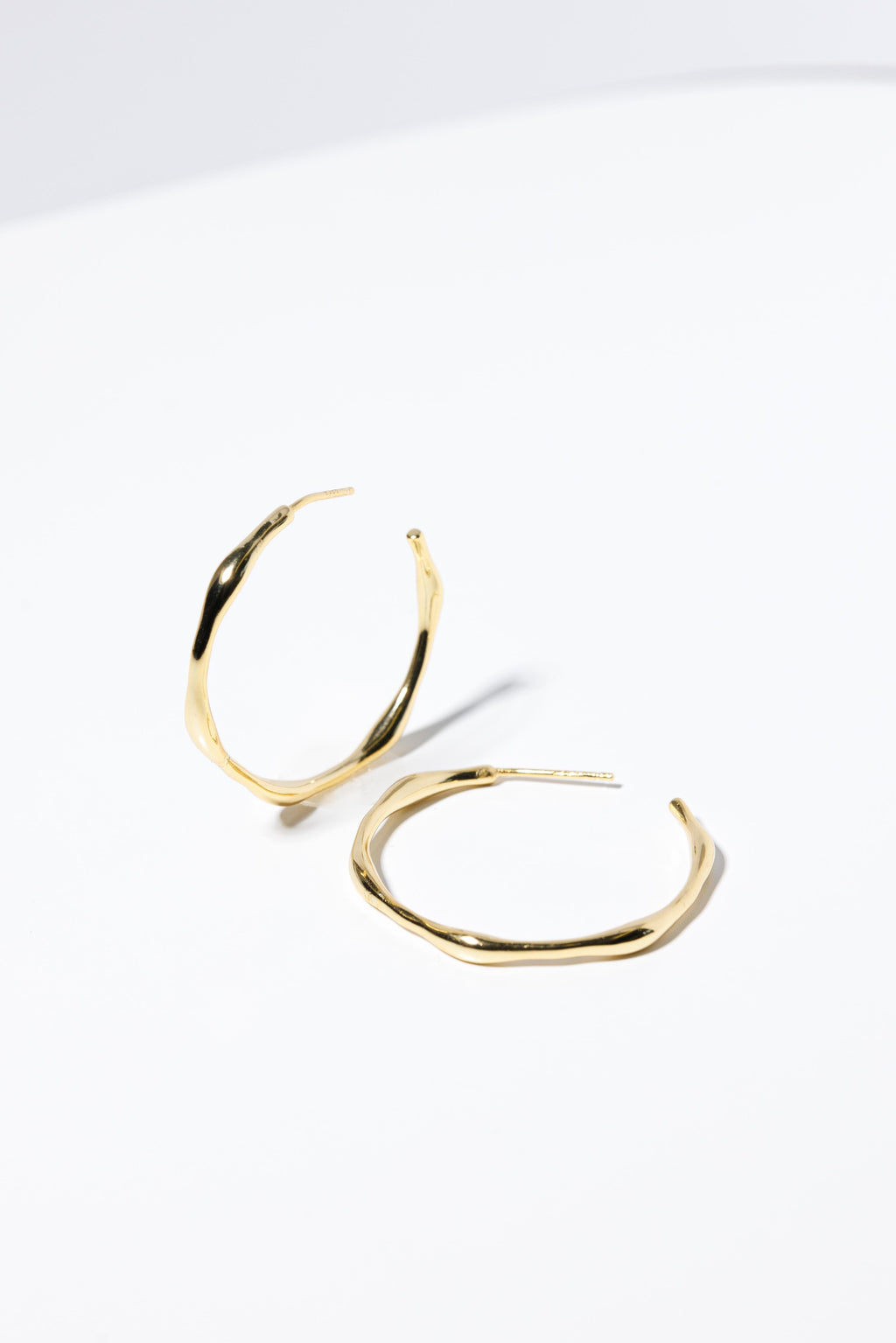 WAVY MEDIUM HOOPS - GOLD Jewellery & Accessories Coco Jewellery 